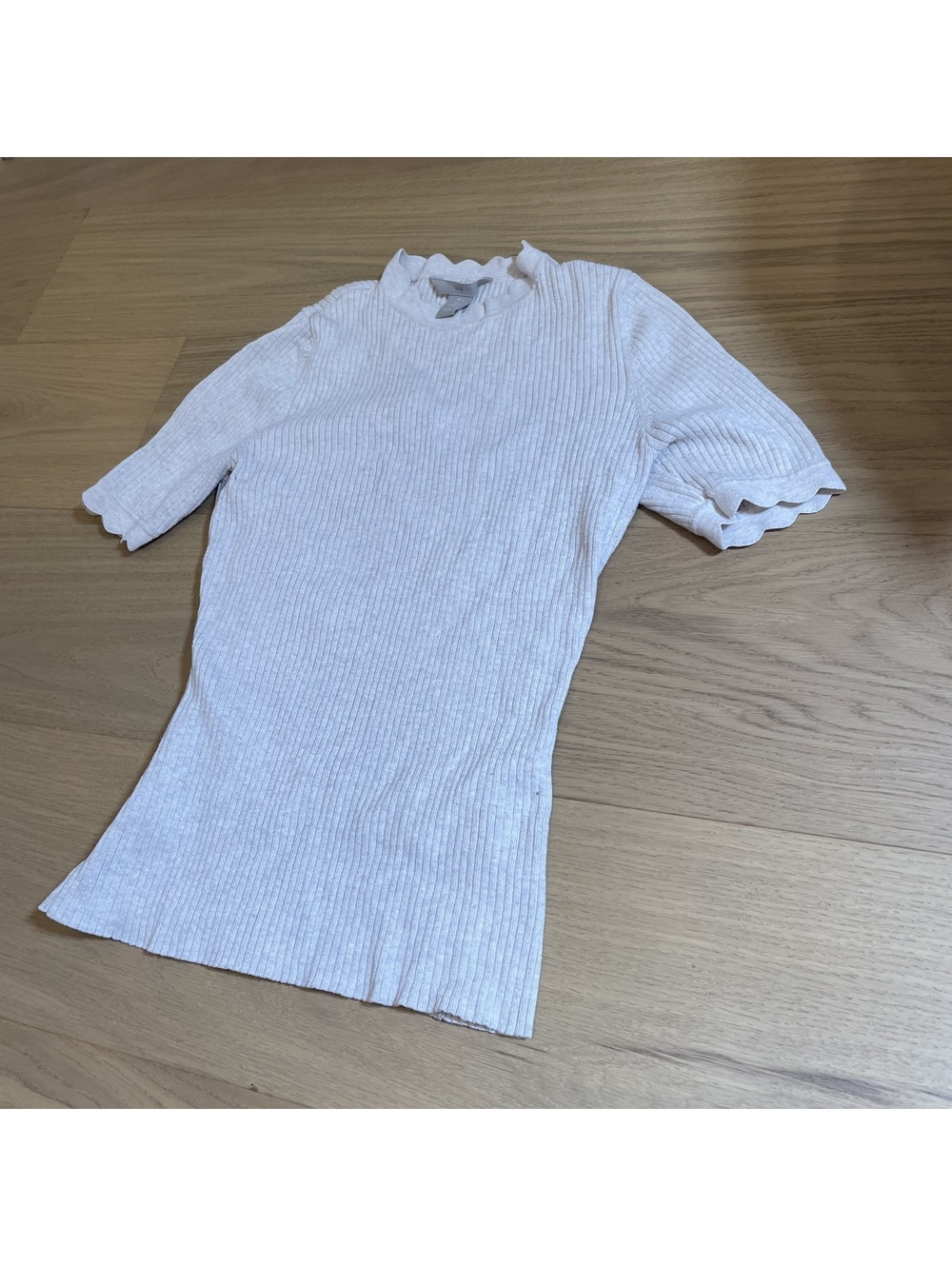 H&M Women's White Ribbed KniTee – Size S
